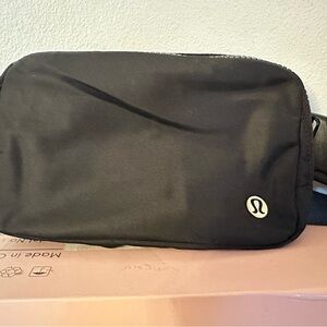 lululemon athletica Men's Black Belt Bag